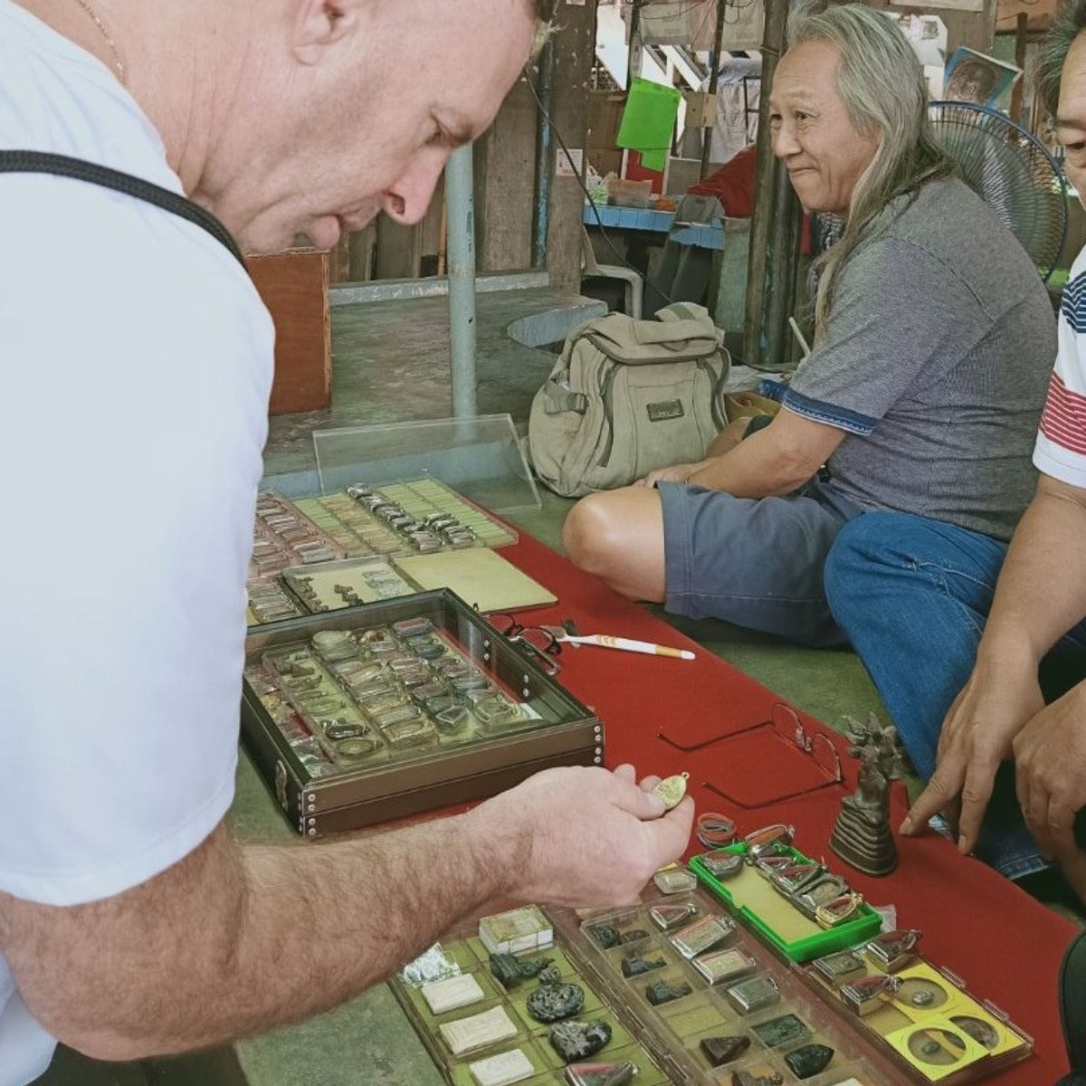 Découvrez les marchés animés de Bangkok : dégustations culinaires, visite des canaux et patrimoine culturel