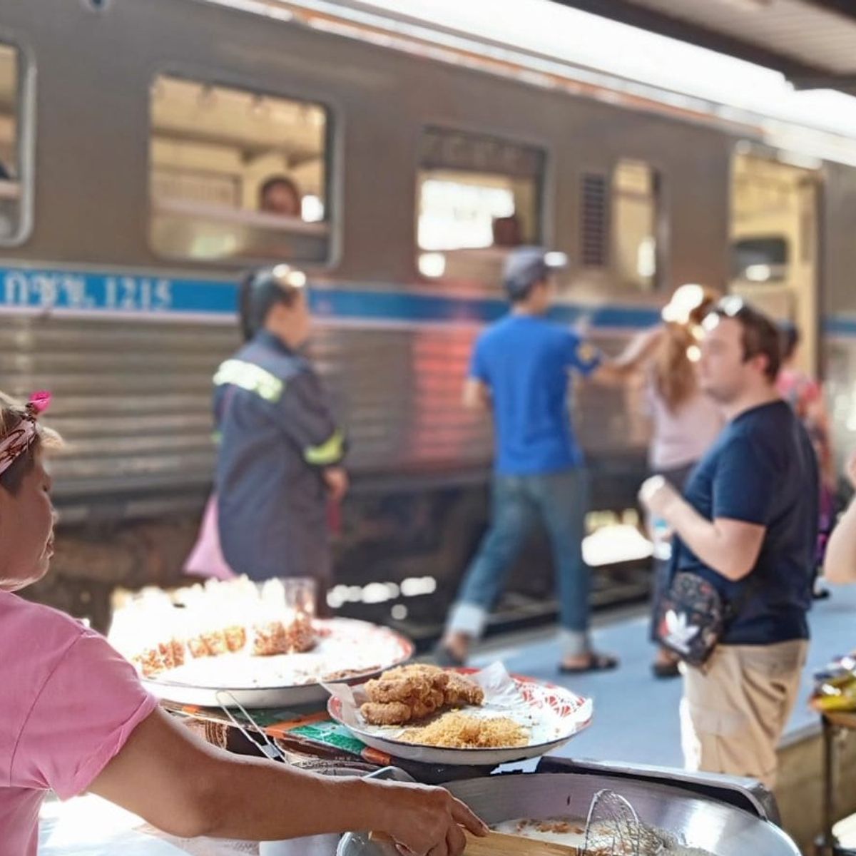 Découvrez les marchés animés de Bangkok : dégustations culinaires, visite des canaux et patrimoine culturel