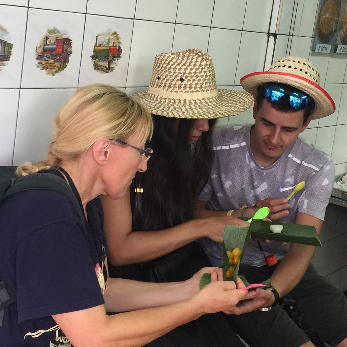 Foodie Tour & Private Boat Riding
