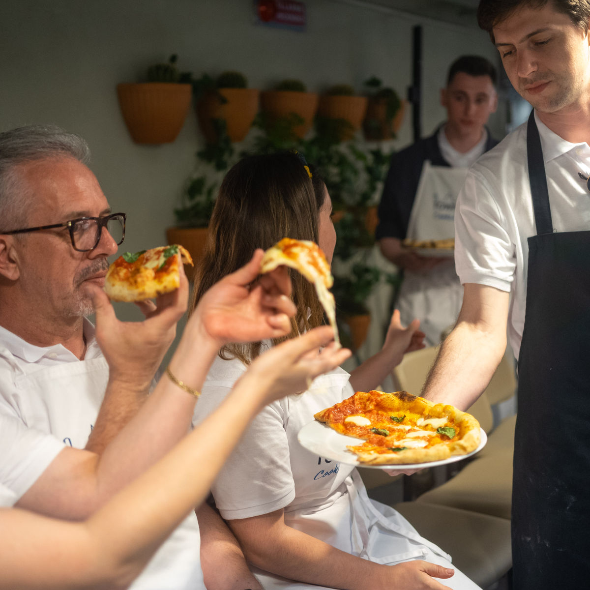 Gelato and Pizza Cooking Class in Milan