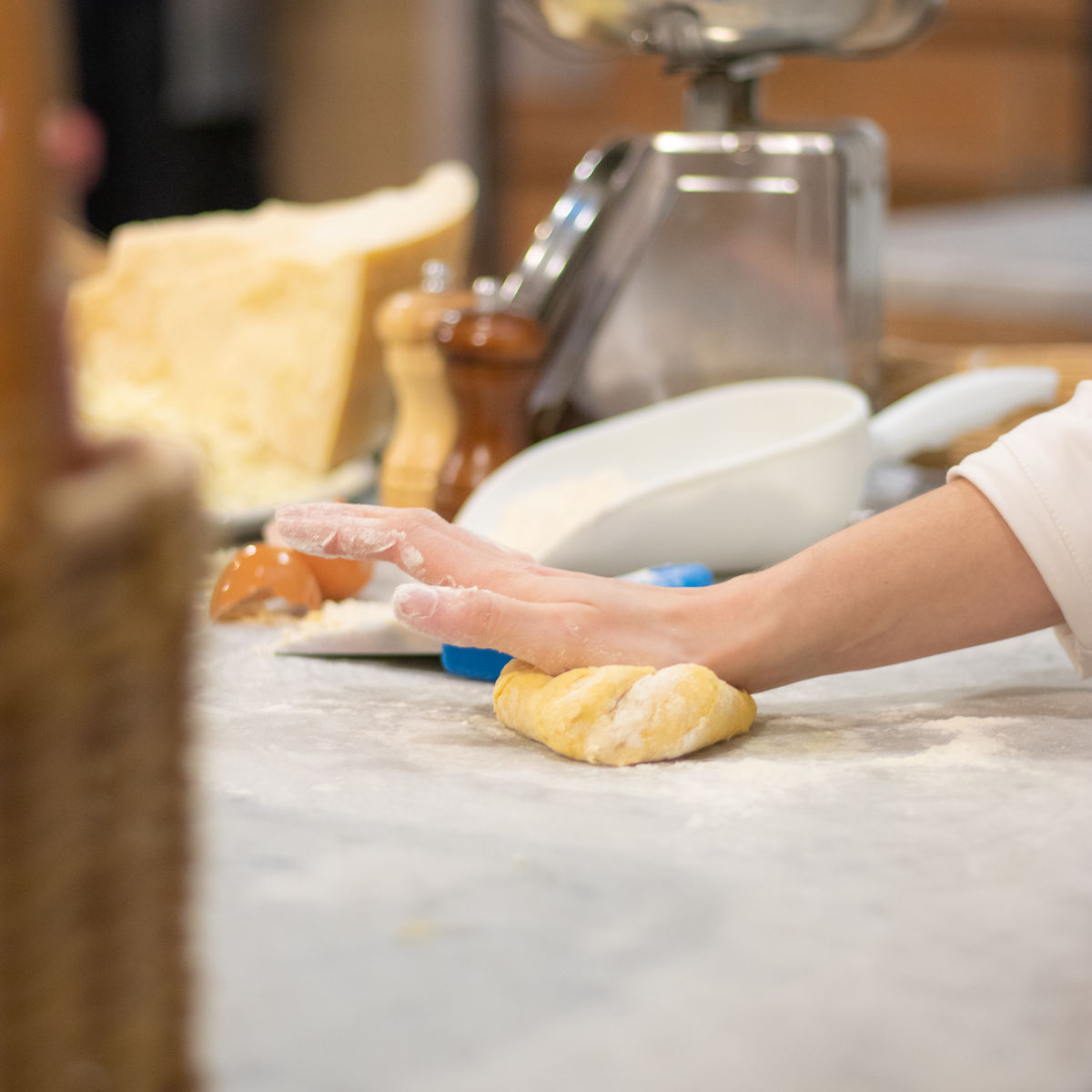 Gelato and Pizza Cooking Class in Milan