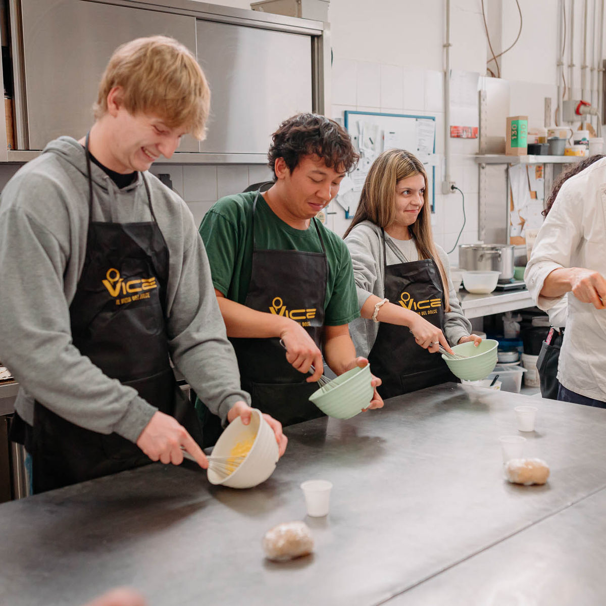 Gelato, Tiramisu, and Cannoli Culinary Class in Rome on Sundays