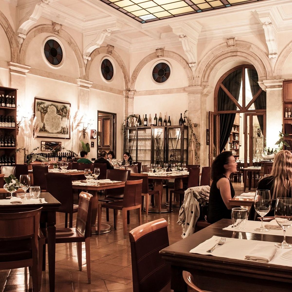 Gourmet Tasting Dinner with Wine Pairing in Luxury Restaurant near the Pantheon