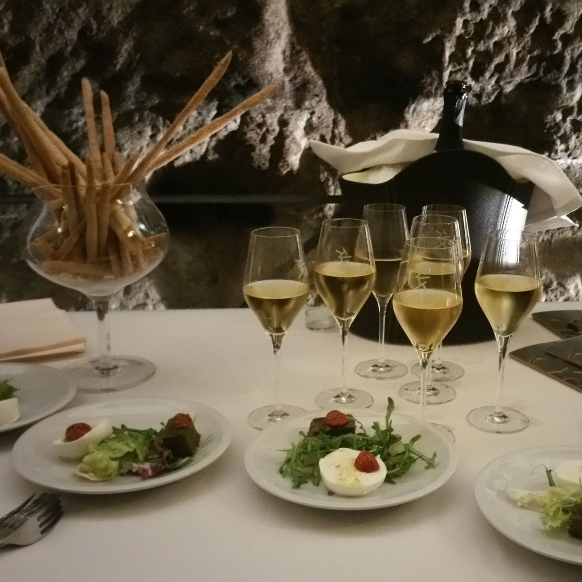 Gourmet Tasting Dinner with Wine Pairing in Luxury Restaurant near the Pantheon
