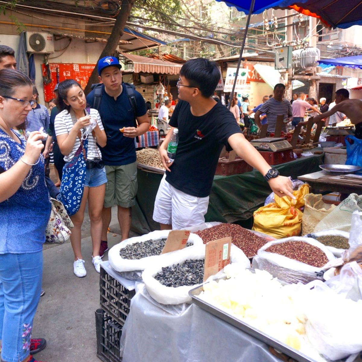 Half-Day Chengdu Courtyard Cooking Class with Local Spice Market Visit