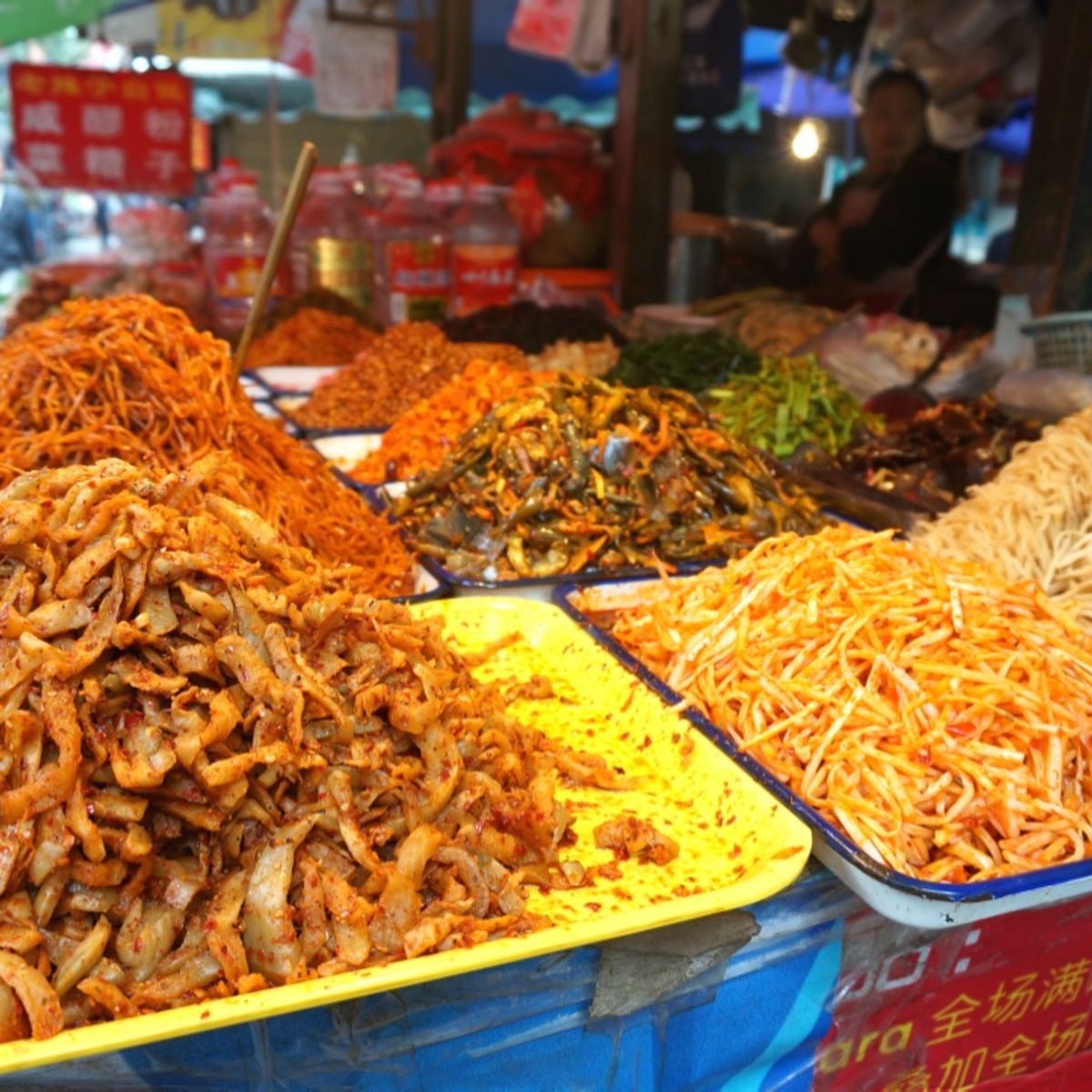 Half-Day Chengdu Courtyard Cooking Class with Local Spice Market Visit