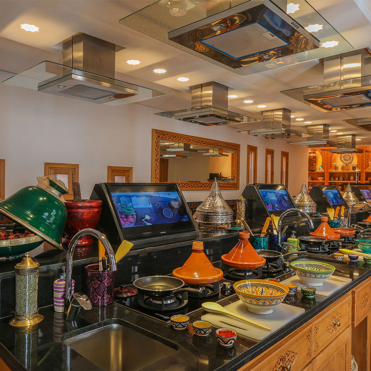 Half-day Cooking Workshop in La Maison Arabe with Wine Tasting