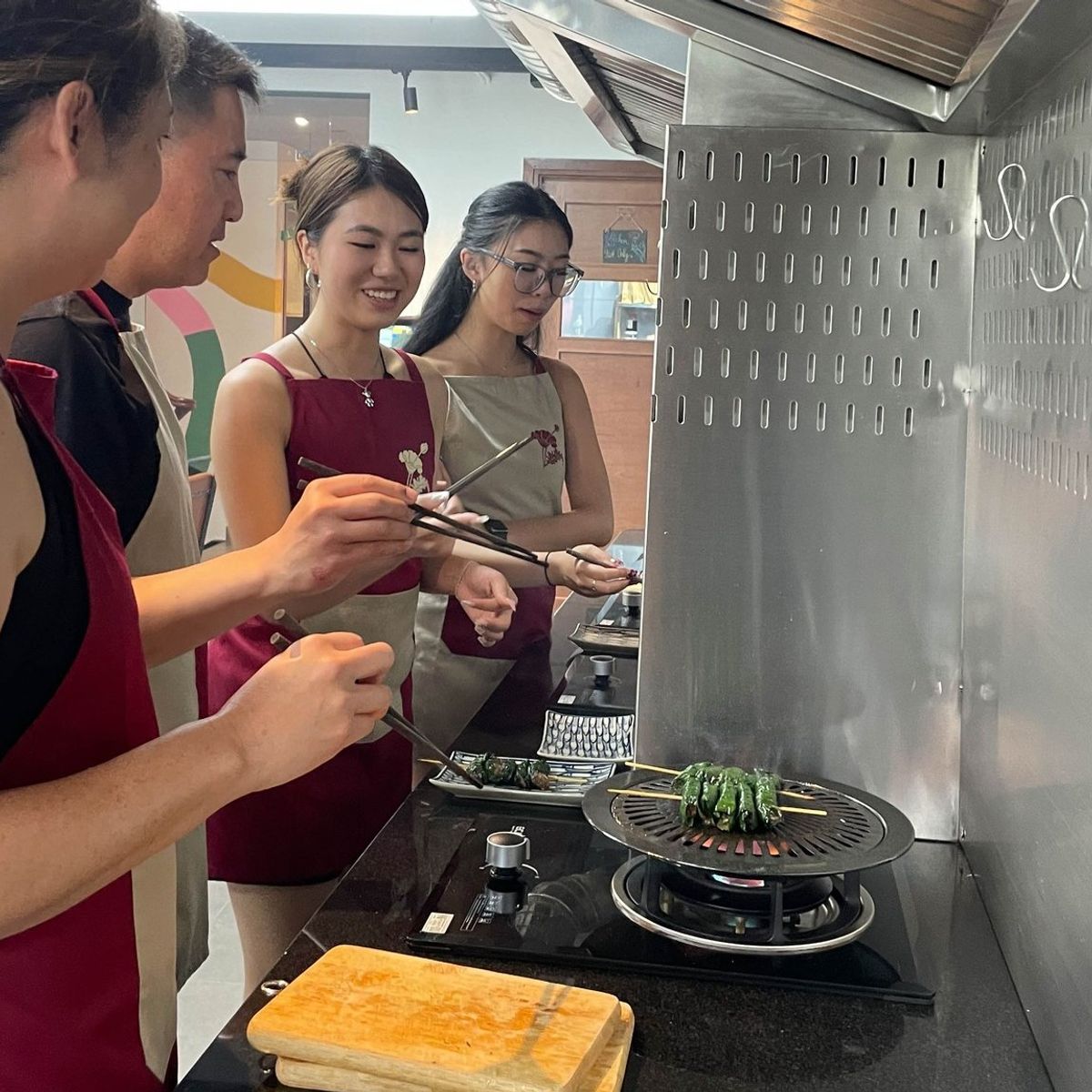 Half-day Gourmet Trip with Hoa Túc Cooking Class