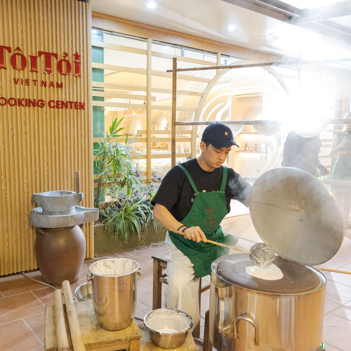 Hanoi Garden Cooking Class & Market Tour: Pho, Bun Cha & Banh Xeo