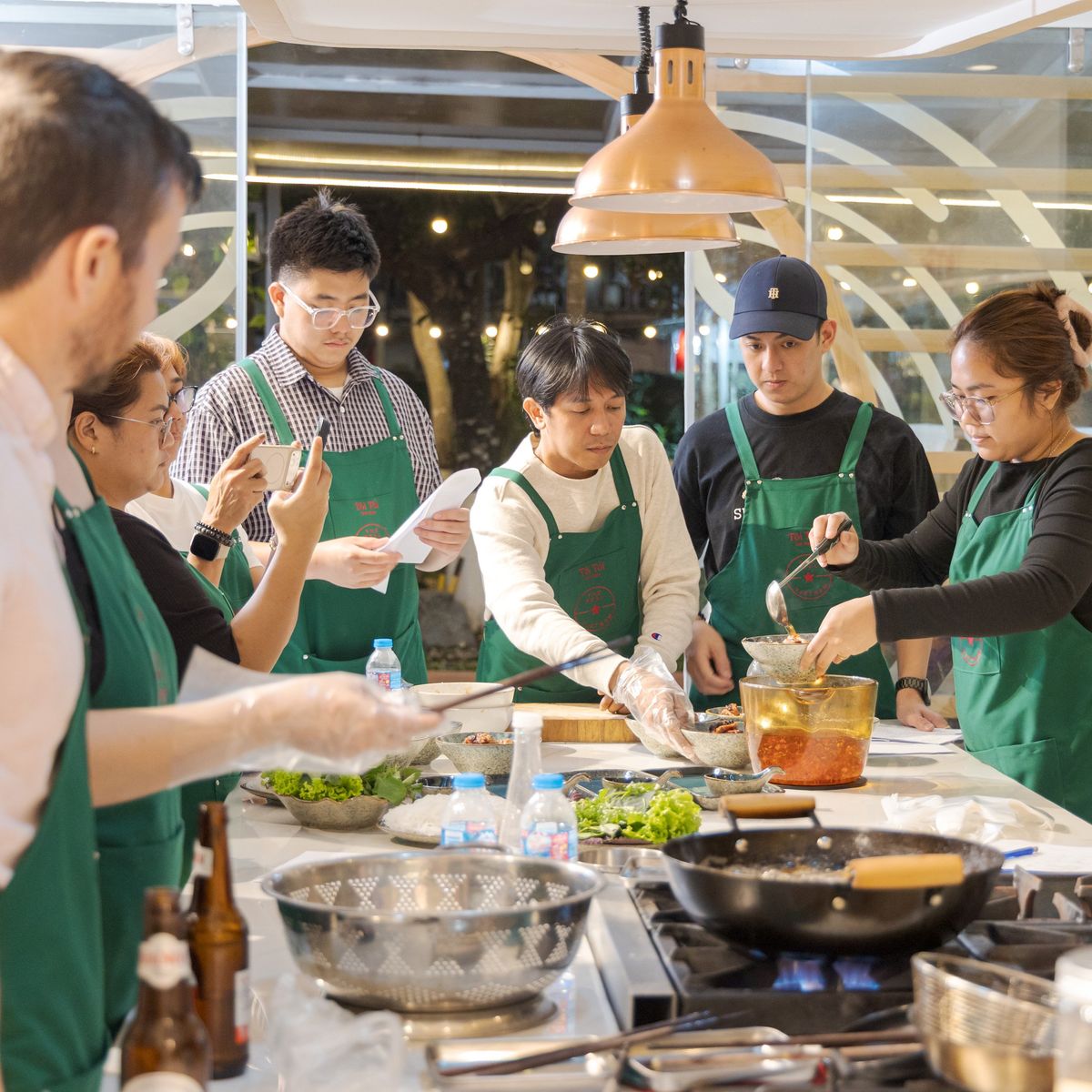 Hanoi Garden Cooking Class & Market Tour: Pho, Bun Cha & Banh Xeo