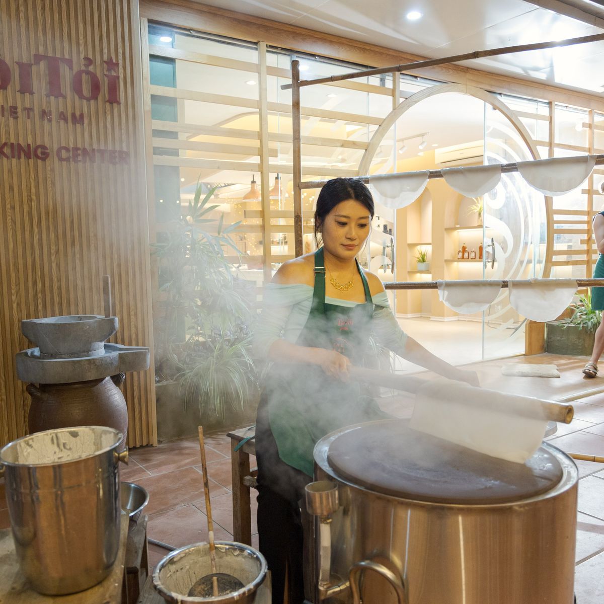 Hanoi Garden Cooking Class & Market Tour: Pho, Bun Cha & Banh Xeo