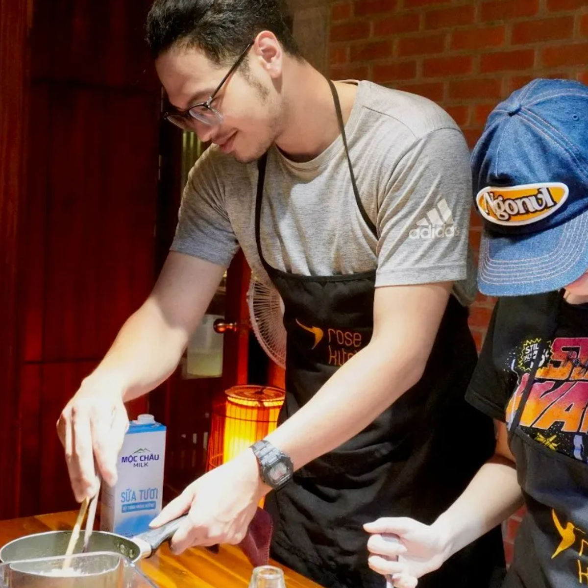 Hanói: Elabora 5 auténticos rellenos de Bánh Mì con té verde fresco o café.