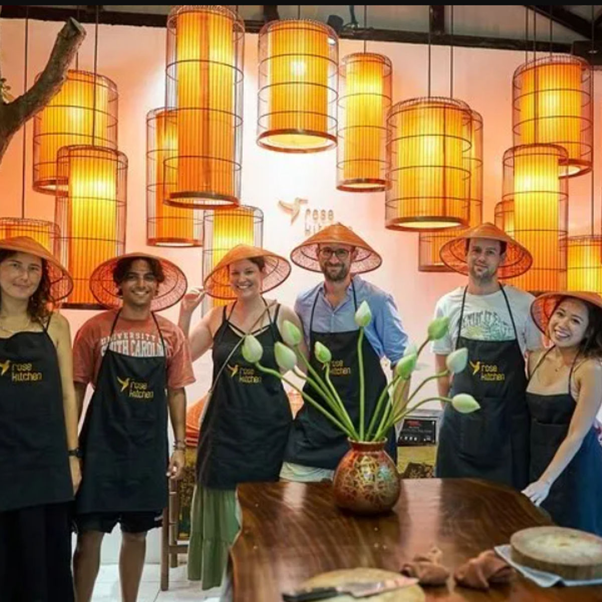 Hanói: Elabora 5 auténticos rellenos de Bánh Mì con té verde fresco o café.
