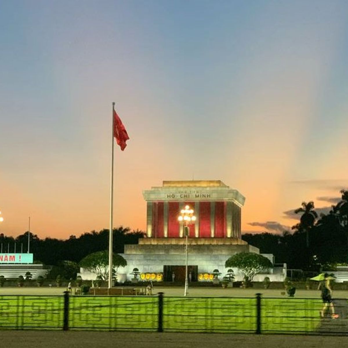 Hanoi by Night: Food, Culture and Flag Ceremony Experience