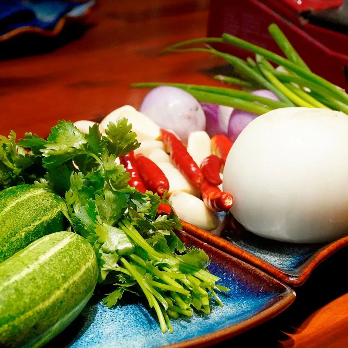 Clase de Bánh Mì Vegano en Hanoi: Elabora 5 rellenos tradicionales y disfruta de té verde o café.