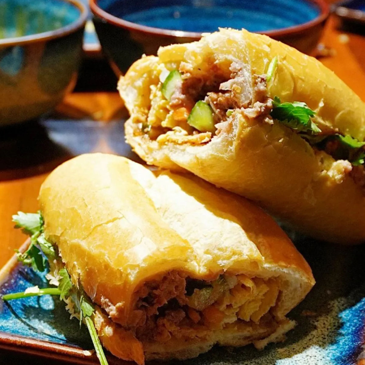 Clase de Bánh Mì Vegano en Hanoi: Elabora 5 rellenos tradicionales y disfruta de té verde o café.