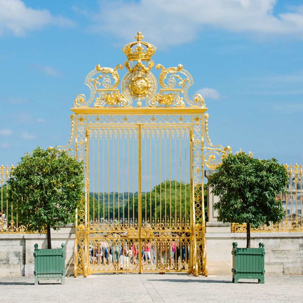 Highlight of Versailles Full Day Bike Tour with Royal Gardens, Queens' Hamlet, & Picnic Stop