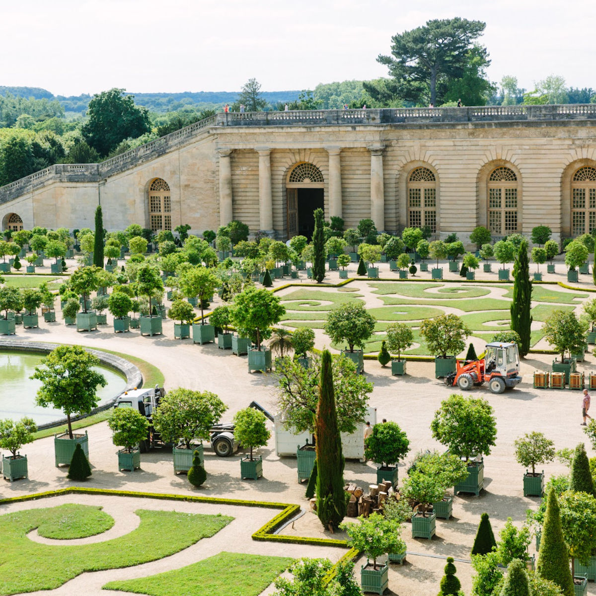Highlight of Versailles Full Day Bike Tour with Royal Gardens, Queens' Hamlet, & Picnic Stop