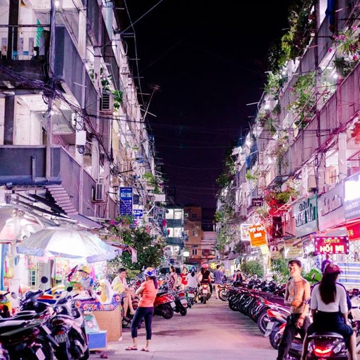 Private Motorbike Food Tour By Night