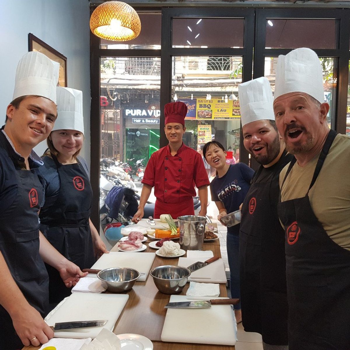 Hoang's Cooking Class with Local Market Tour