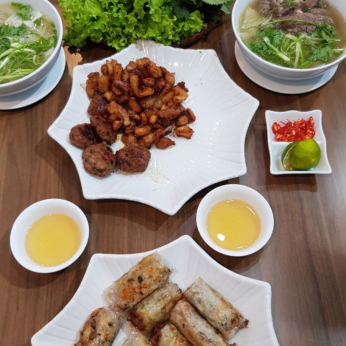 Hoang's Cooking Class with Local Market Tour