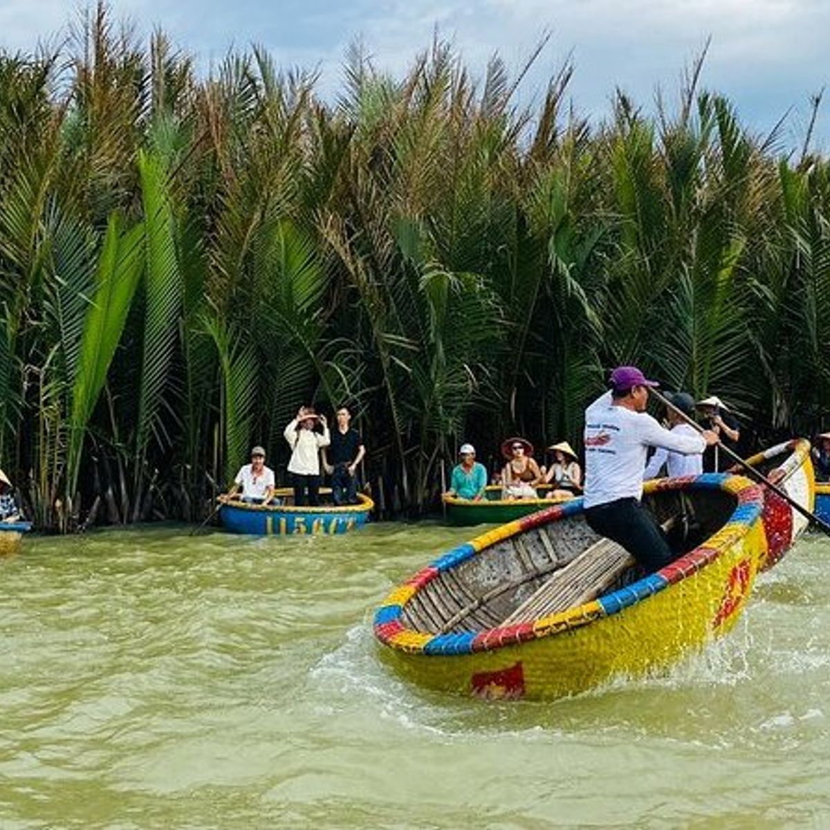 Local Market, Basket Boat and Lantern-Making Experience with Culinary Class in Hoi An