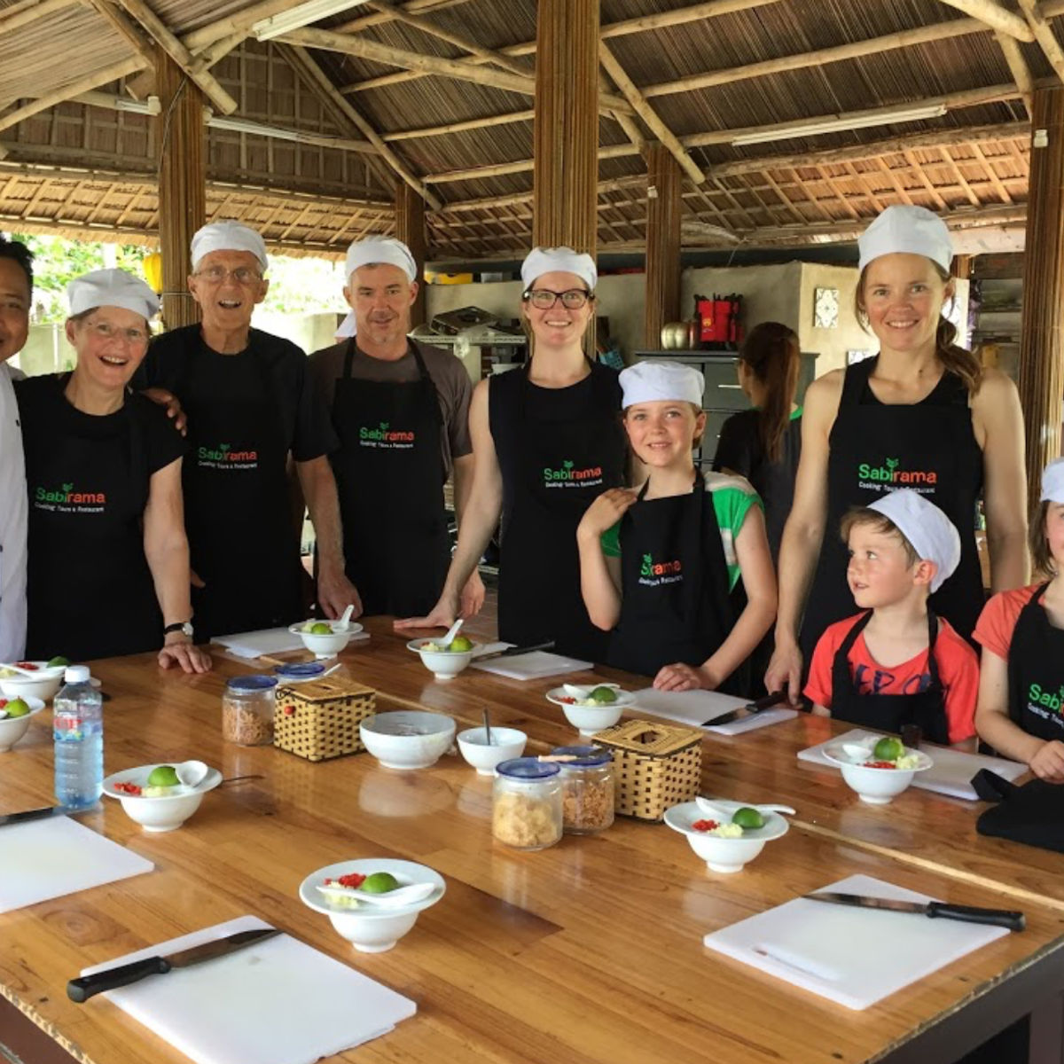 5가지 체험-쿠킹클래스, 시장투어, 바구니배, 물소타기, 발마사지(Sabirama Hoian Cooking Class)