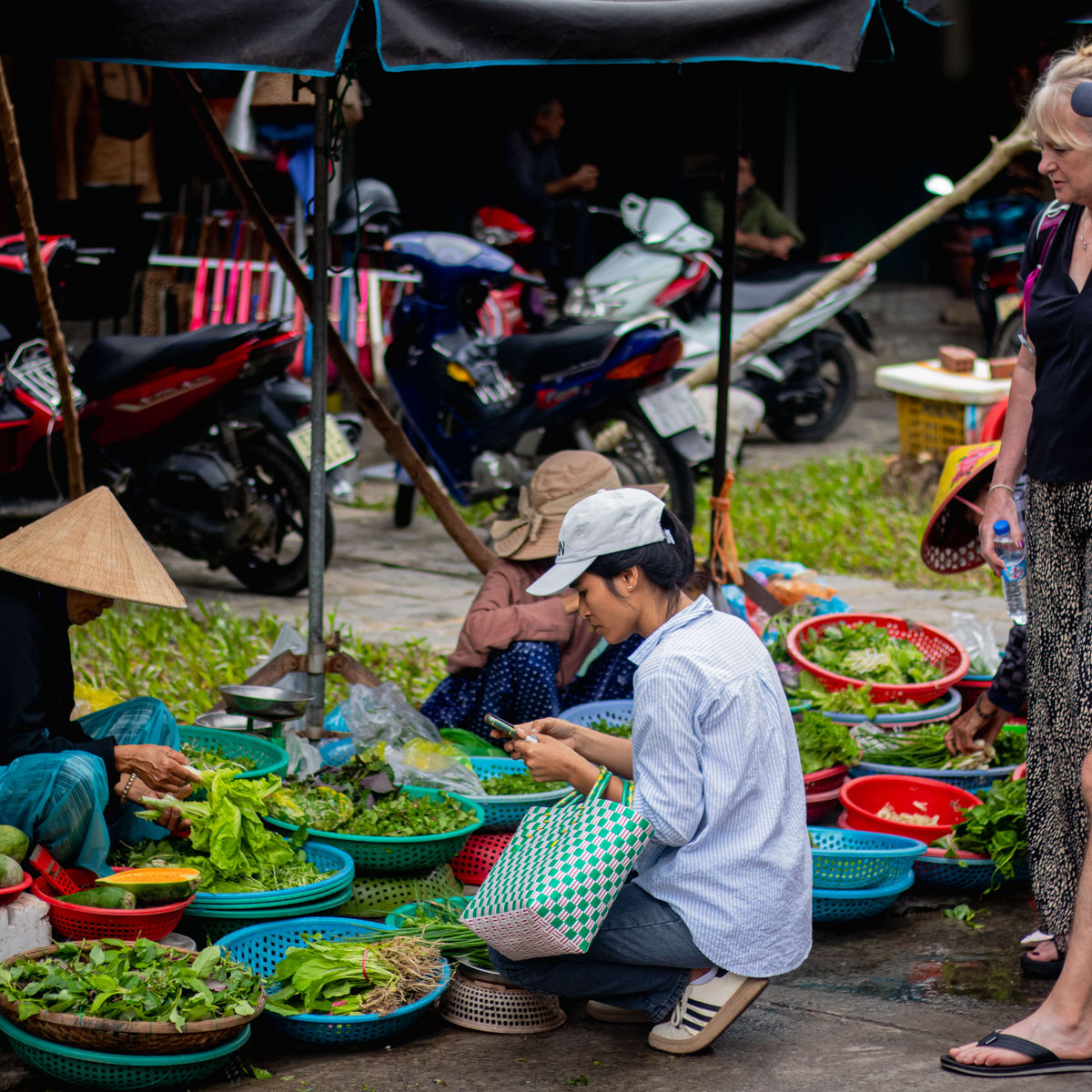 Hoi An Cooking Class with Market Tour and Basket Boat Experience