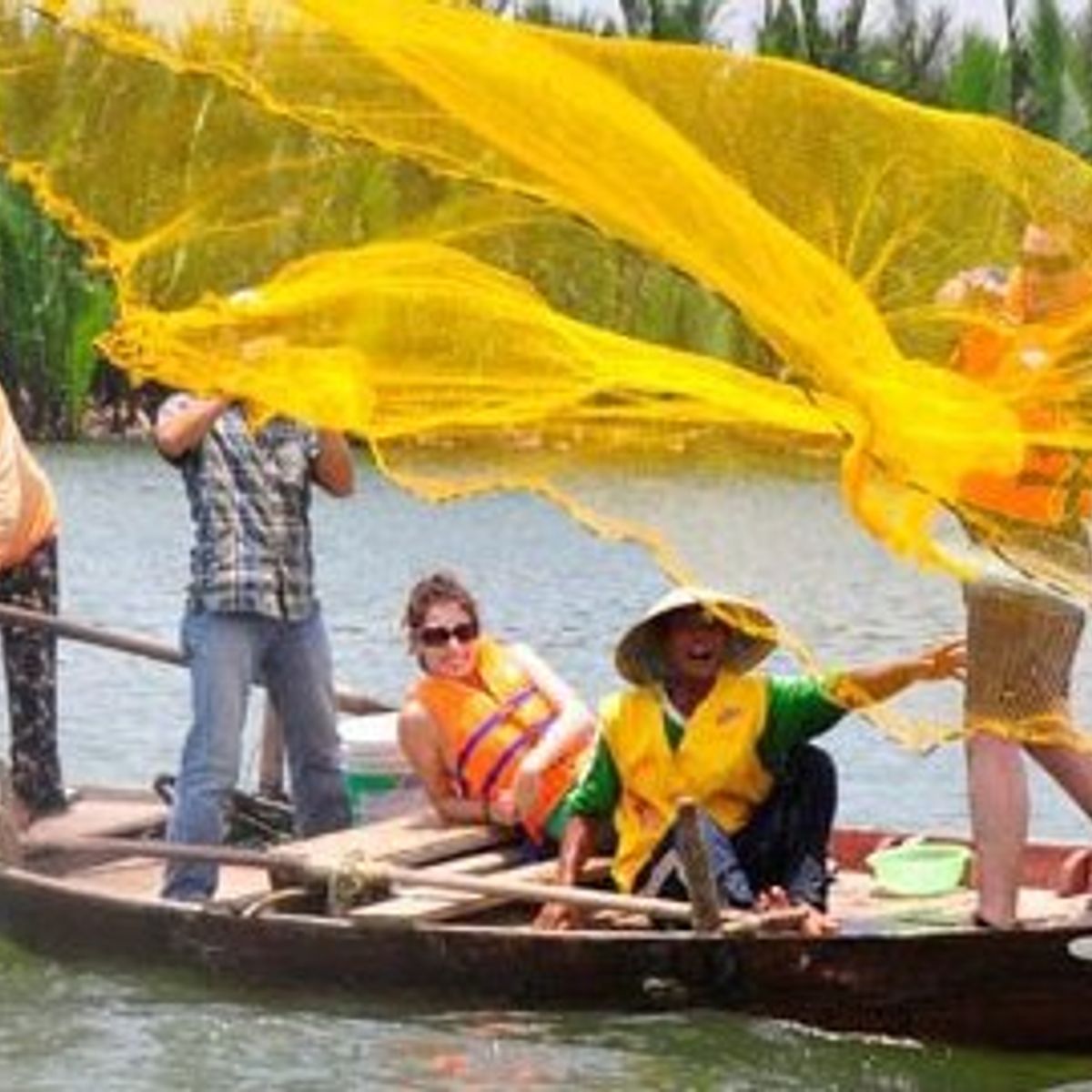Hoi An Countryside Bike, Riding Buffalo and Basket Boat with Meal