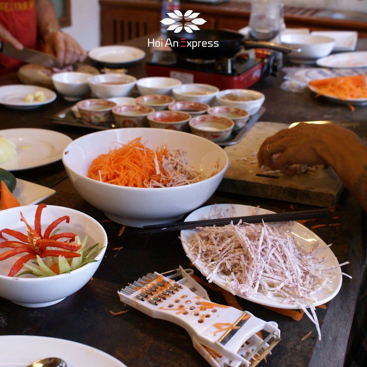 Vietnam Home Cooking Expert with Authentic Markets Experiences