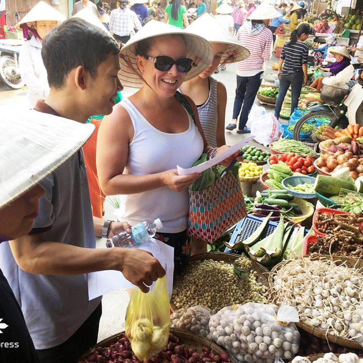 Vietnam Home Cooking Expert with Authentic Markets Experiences