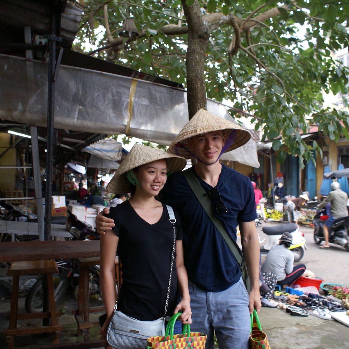 Vietnamese Home Cooking Expert with Market Tour and Boat Trip to Hoai River