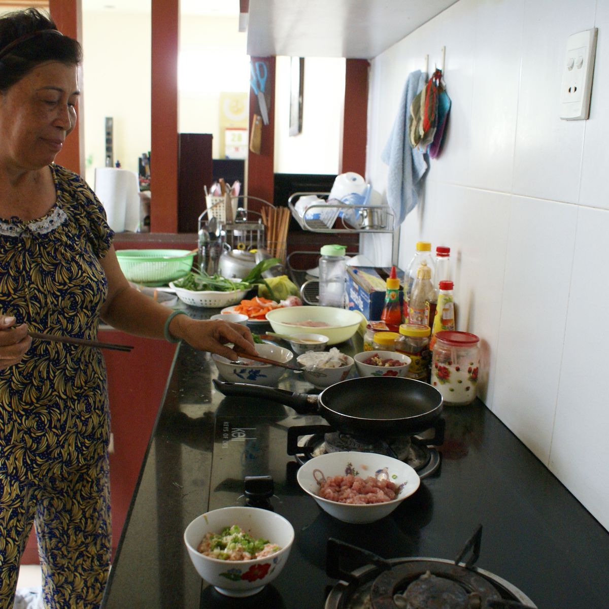 Vietnamese Home Cooking Expert with Market Tour and Boat Trip to Hoai River