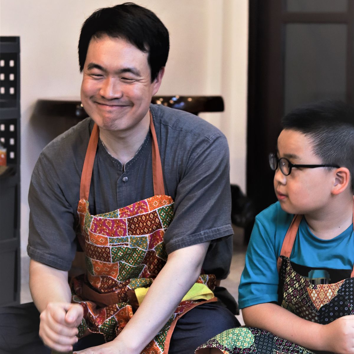 Fresh Market Tour & Authentic Thai Lunch Cooking with Passionate Chef
