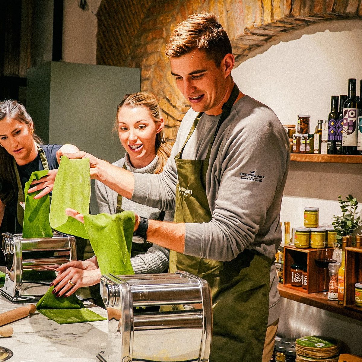 Hausgemachte Pasta & Tiramisu-Kurs mit unbegrenztem Wein vom Colosseum