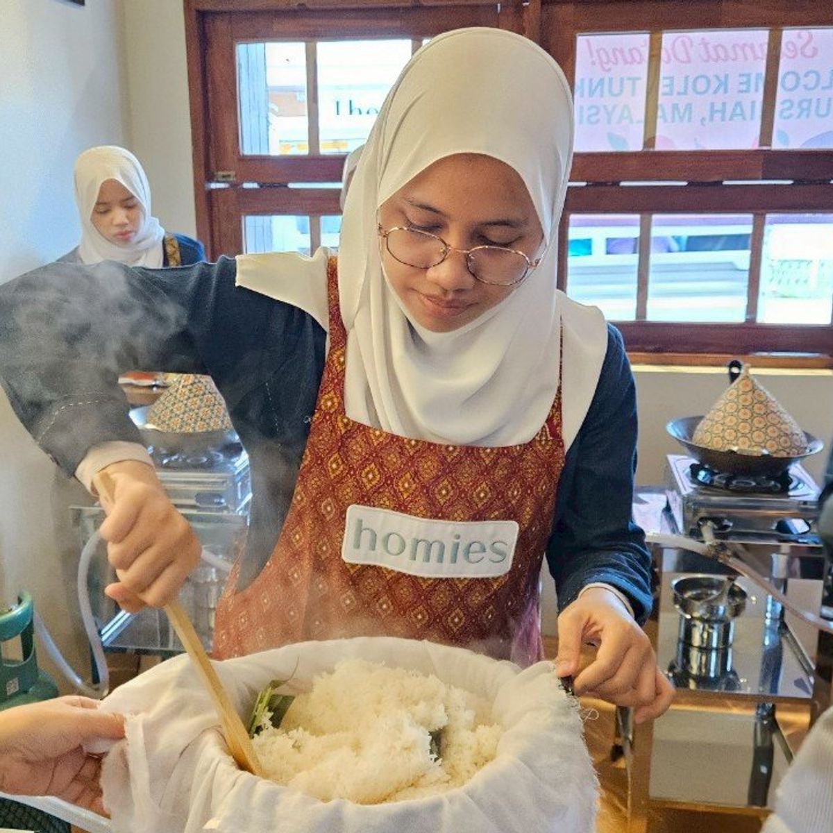 Mango Sticky Rice Magic: A Sweet Thai Dessert Workshop with Homies