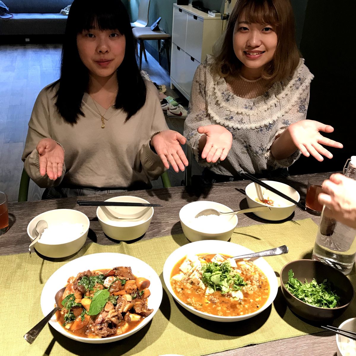 In-depth Cultural Exchange with Taiwanese Home Cooking Class and Market Tour