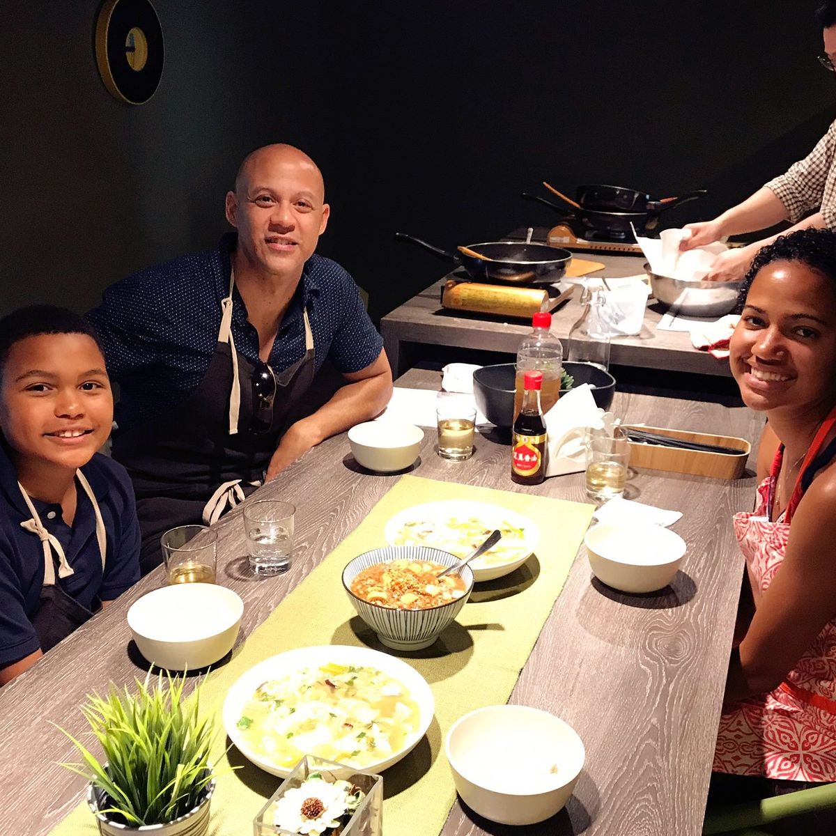 In-depth Cultural Exchange with Taiwanese Home Cooking Class and Market Tour