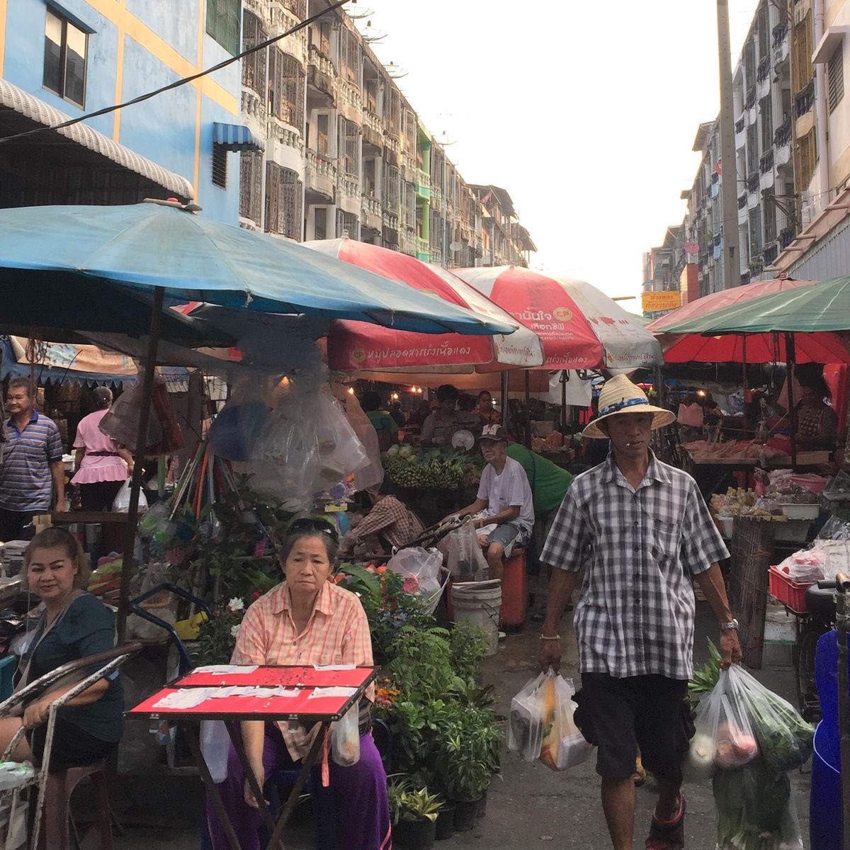 Cours de cuisine thaïlandaise familiale de 3 jours près de Bangkok avec chambre confortable et excursion en bateau