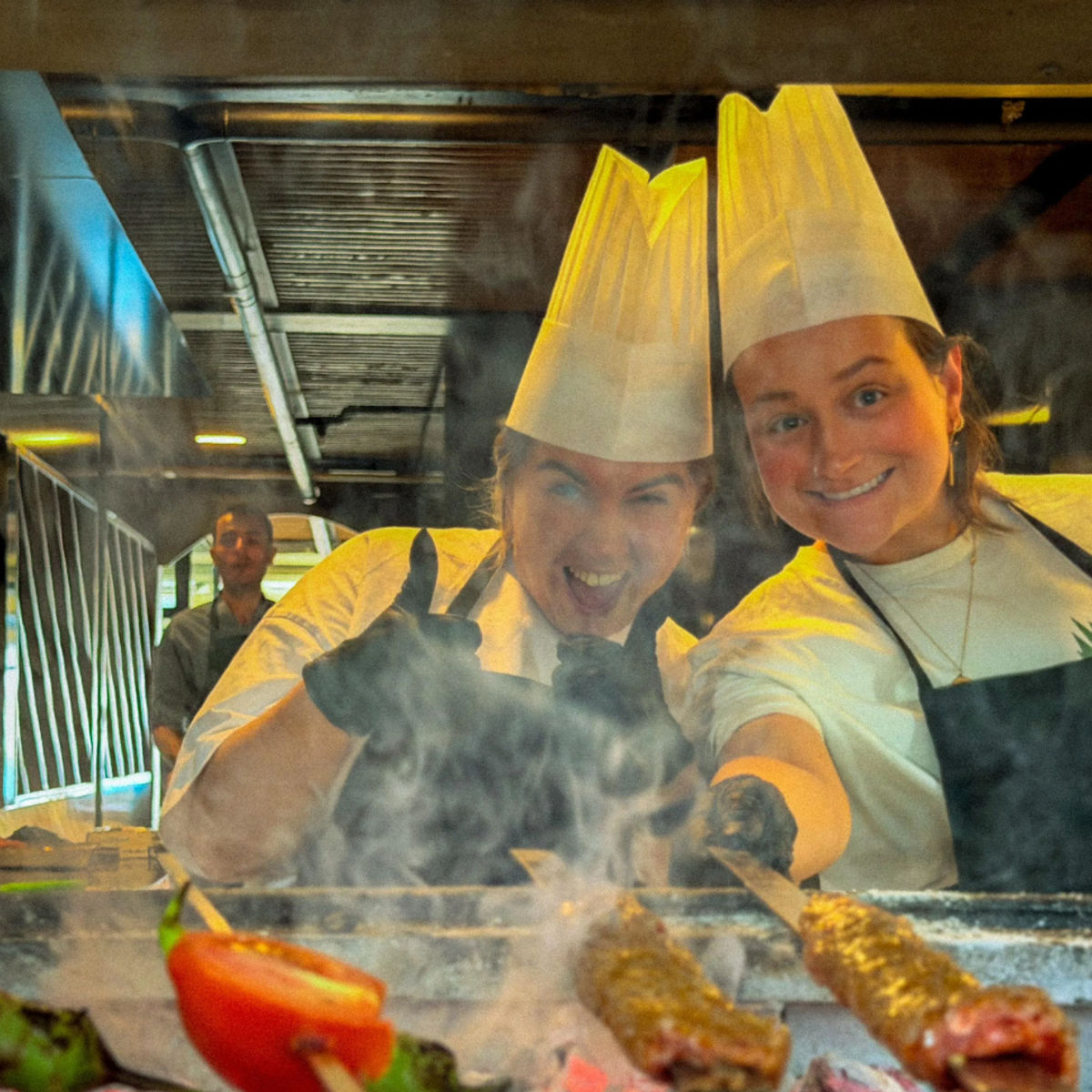 Istanbul: Traditional Turkish Pizza & Kebab Cooking Experience