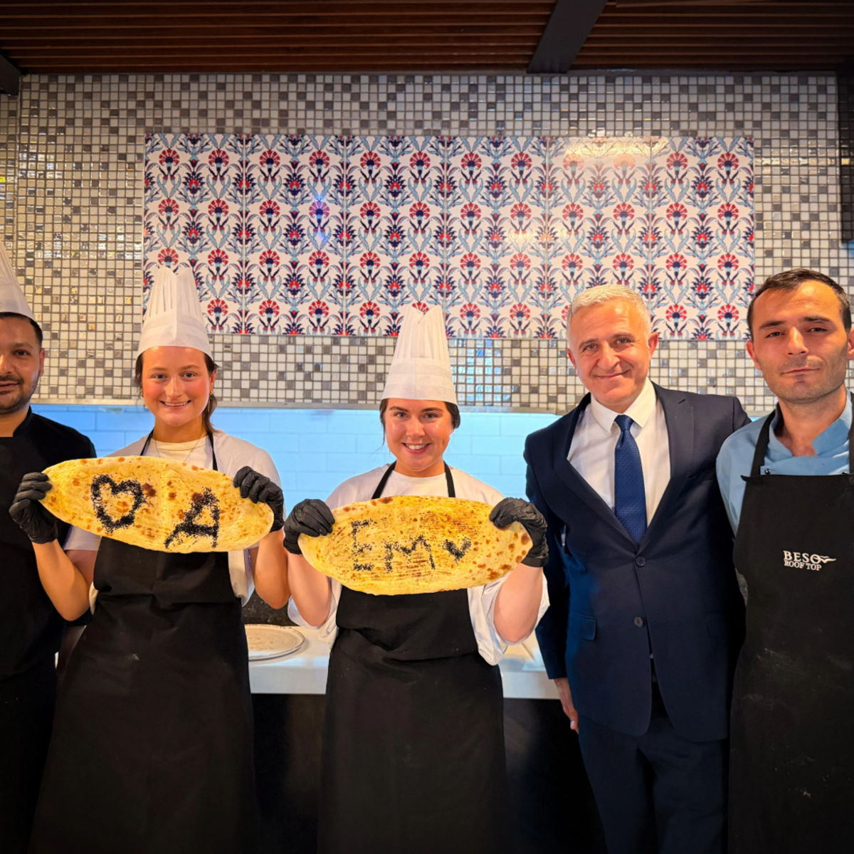 Istanbul: Traditional Turkish Pizza & Kebab Cooking Experience