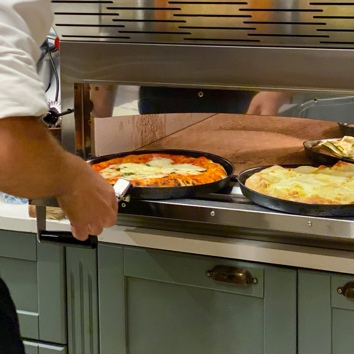 Italian Cooking Masterclass by the Colosseum: Pizza, Pasta & Tiramisu with Wine