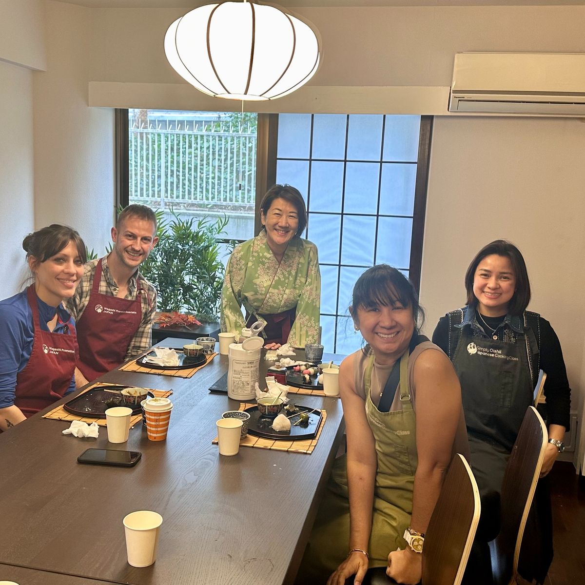 Japanese Sweets: Mochi, Daifuku and Wagashi Making Class + Matcha in Toyko