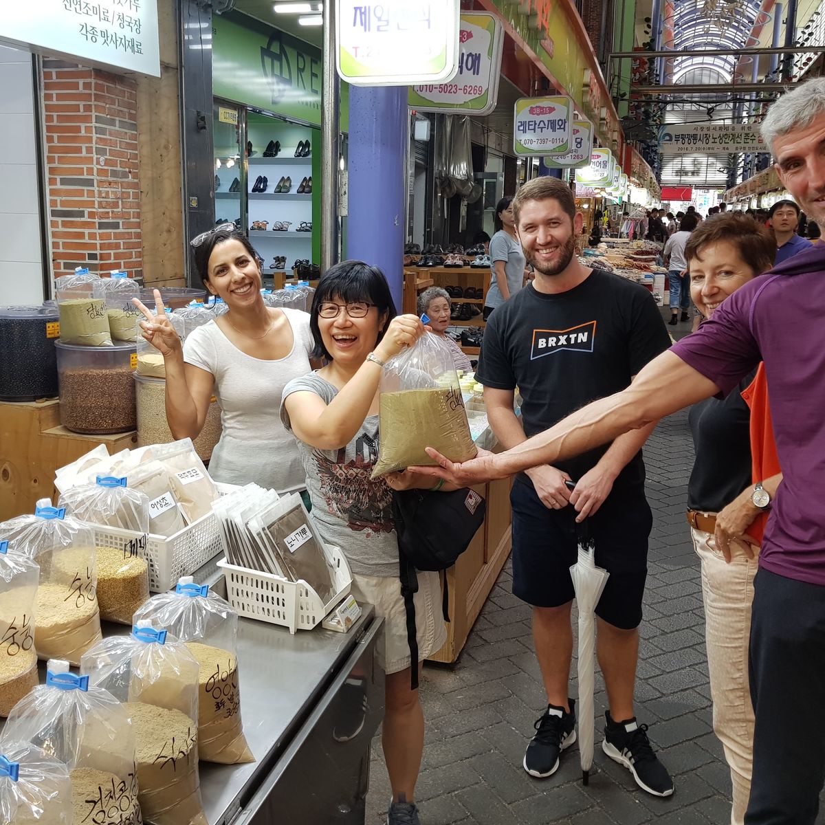 Kochkurs für lokale Spezialitäten aus Busan mit einem kreativen einheimischen Koch (inkl. Markttour)