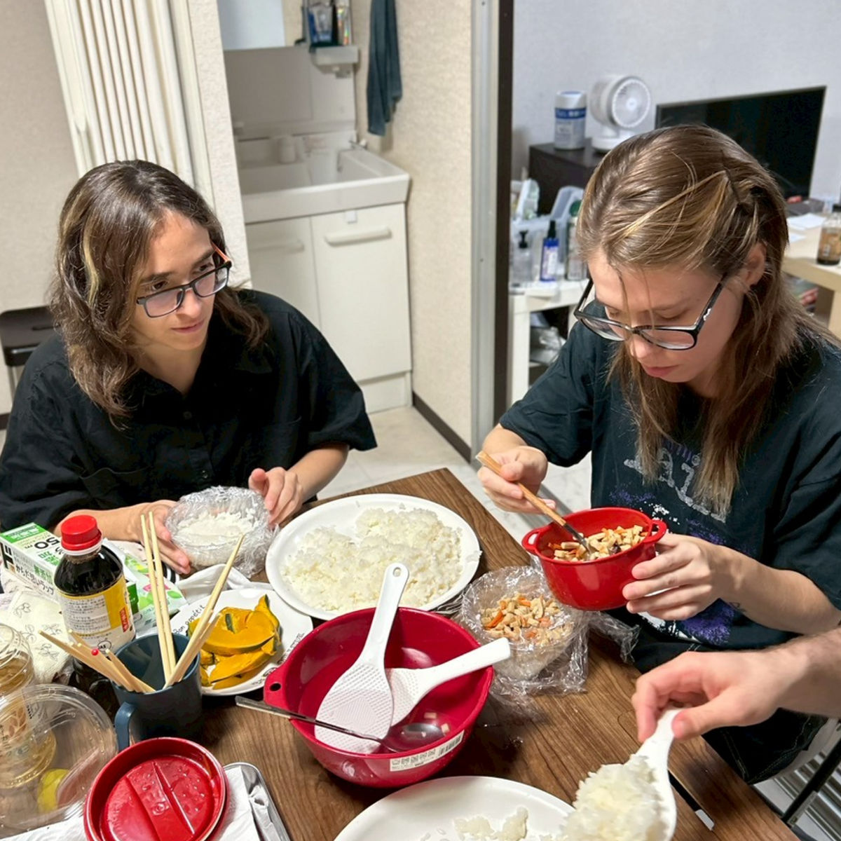 Kyoto-Style Miso Soup and Chirashi Sushi Cooking Experience