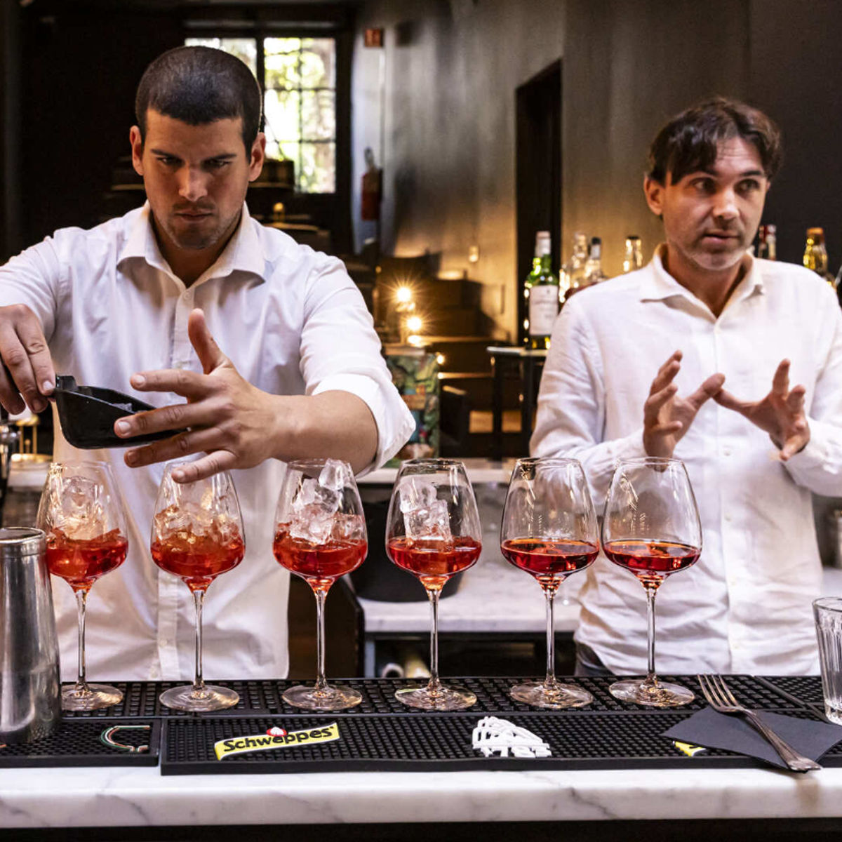 Soirée à Rome : Expérience VIP en voiturette de golf avec restauration et boissons