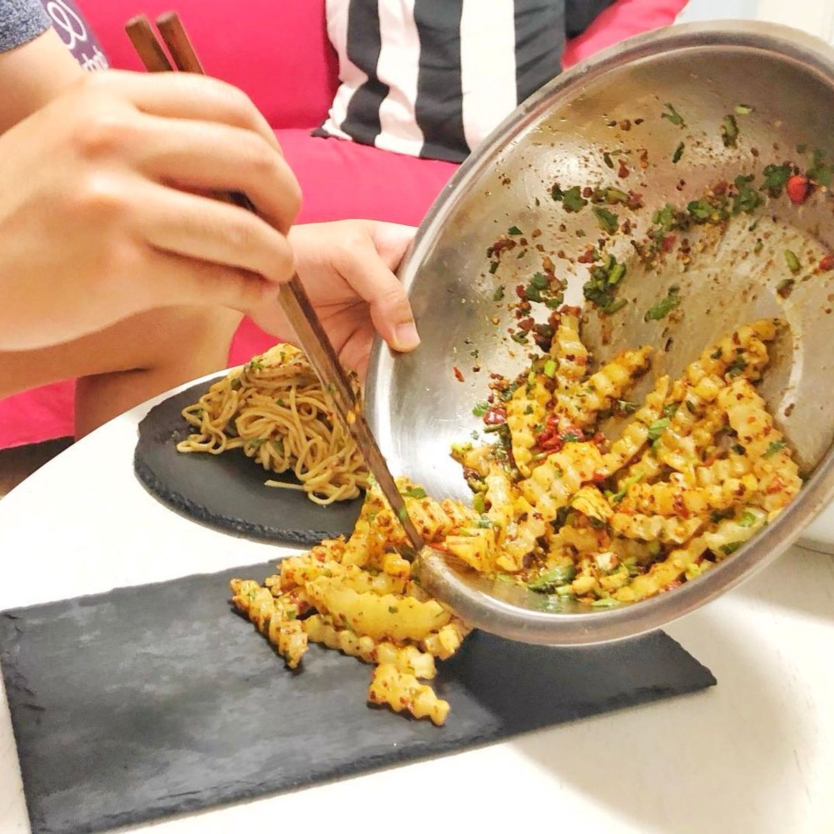 Learn Cold Noodle And Wolf-Tooth Potato At Local House