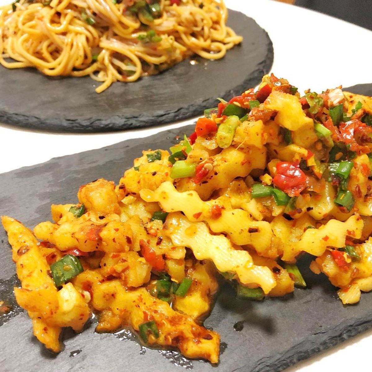 Learn Cold Noodle And Wolf-Tooth Potato At Local House
