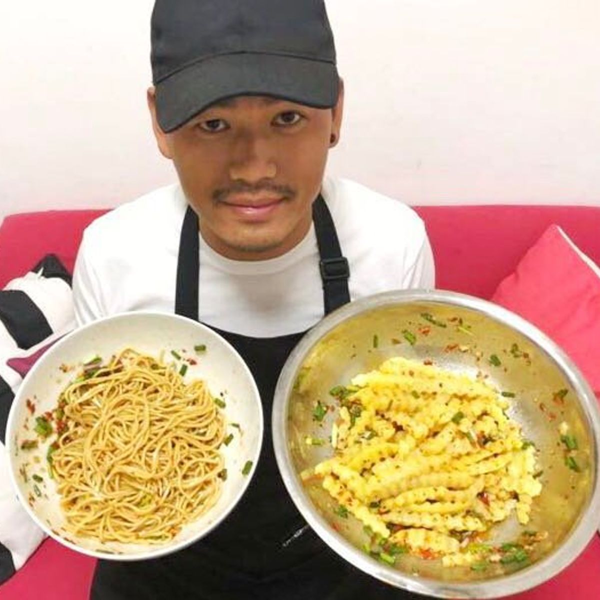 Learn Cold Noodle And Wolf-Tooth Potato At Local House