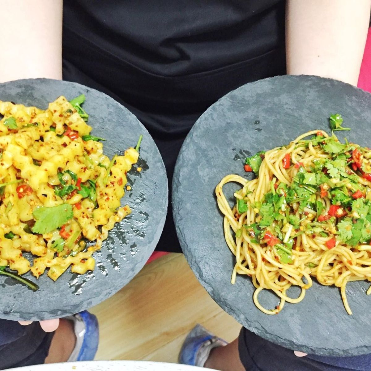 Learn Cold Noodle And Wolf-Tooth Potato At Local House